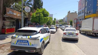 Adıyaman’da meydana gelen bir trafik kazasında motosiklet ile otomobil çarpıştı