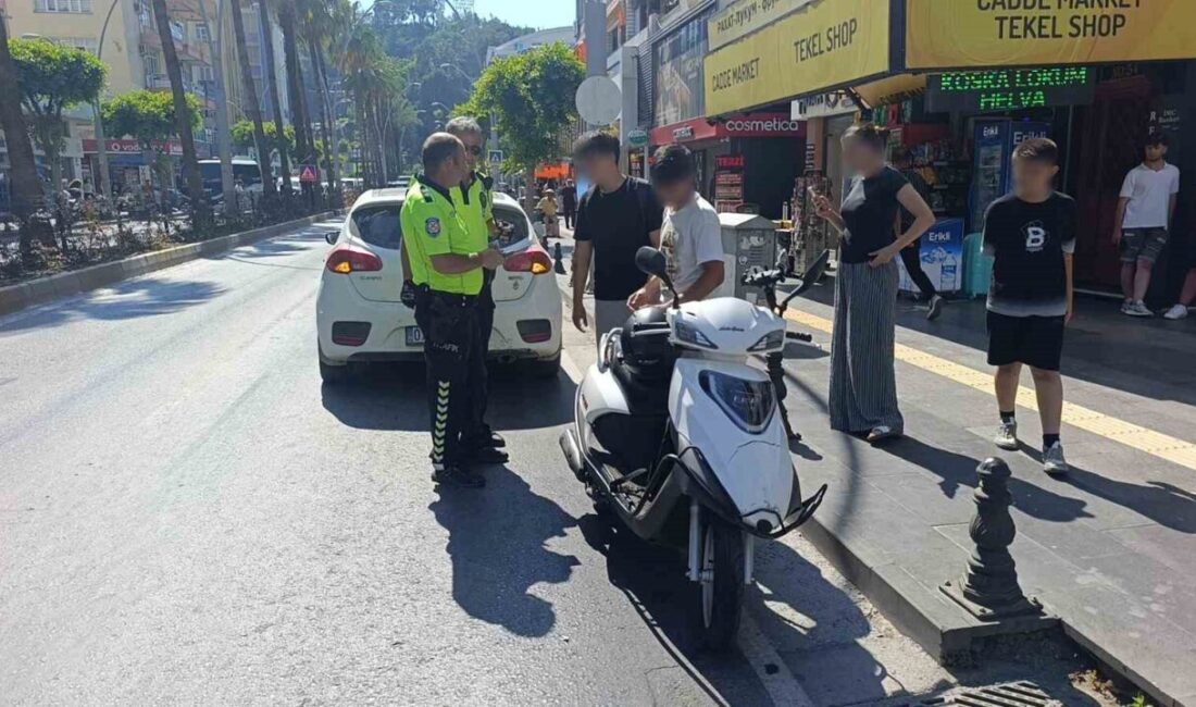 Manavgat İlçesi’nde meydana gelen trafik kazasında, motosiklet ile otomobil çarpıştı.