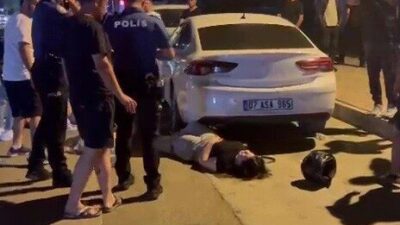 Antalya’da gerçekleşen trafik kazasında motosiklette bulunan iki genç kız yaralandı.