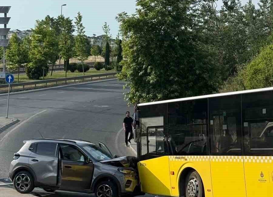 Küçükçekmece’de meydana gelen trafik kazasında, bir motosiklet sürücüsü yaralandı. Olay,