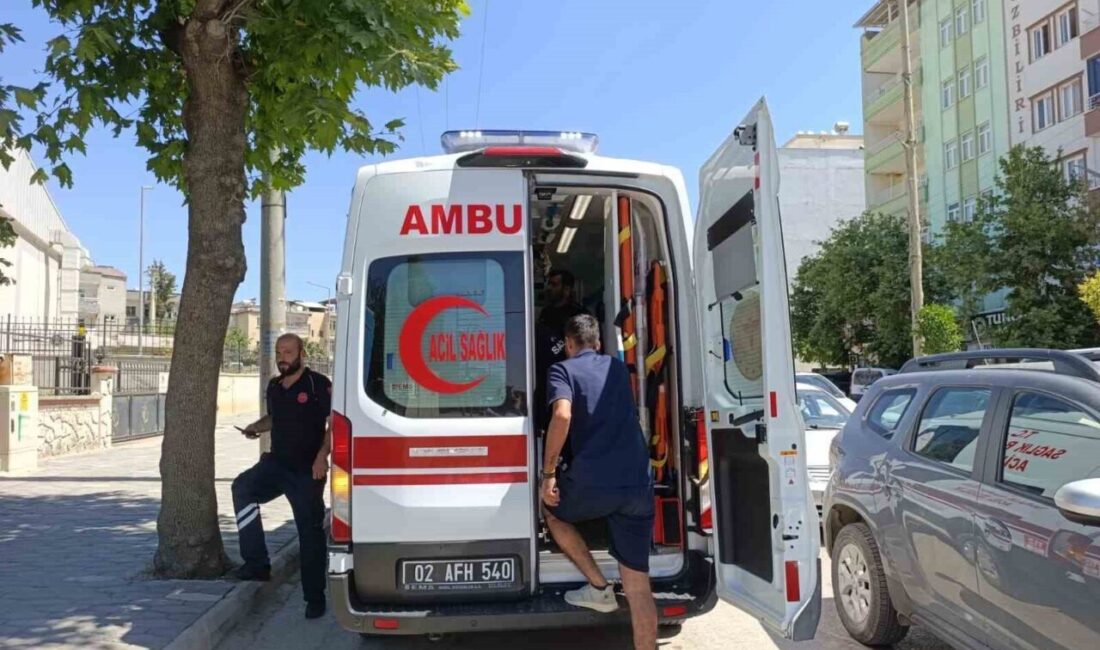 Adıyaman’da bir motosiklet sürücüsü, direksiyon hakimiyetini kaybederek yaralandı. Olay, Fatih