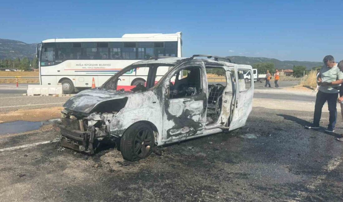 Muğla’nın Menteşe ilçesinde bir araçta çıkan yangın panik yarattı ve