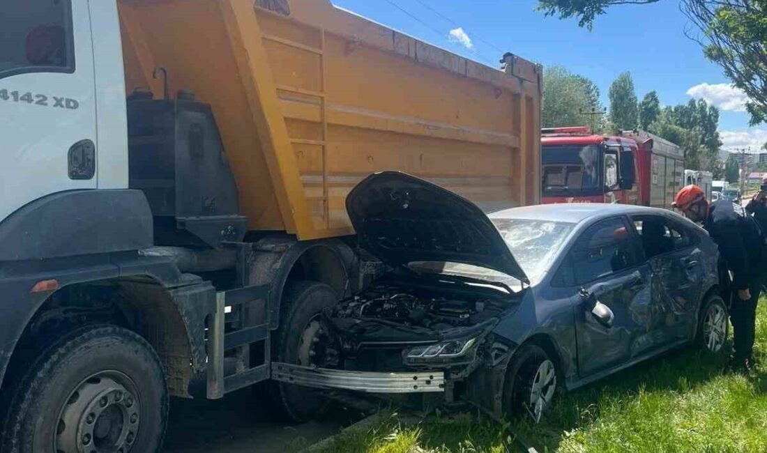 Muş’ta Sanayi Kavşağı’nda kamyon ile otomobilin karıştığı trafik kazasında 1