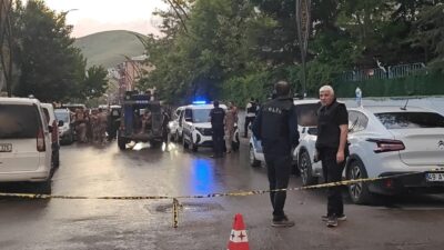 Muş’ta bir kişi kardeşini silahla yaraladıktan sonra evinde barikat kurarak