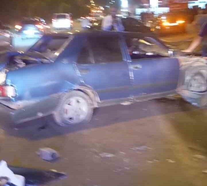 Muş’ta bir otomobilin kontrolünden çıkarak park halindeki diğer araçlara çarpması