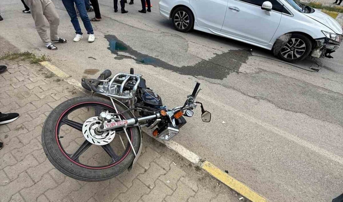 Muş’un Hasköy ilçesinde otomobil ile motosikletin çarpışması sonucu meydana gelen