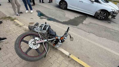 Muş’un Hasköy ilçesinde otomobil ile motosikletin çarpışması sonucu meydana gelen