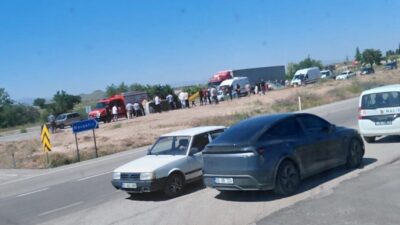 Nevşehir’de meydana gelen trafik kazasında, hafif ticari araç ile otomobil