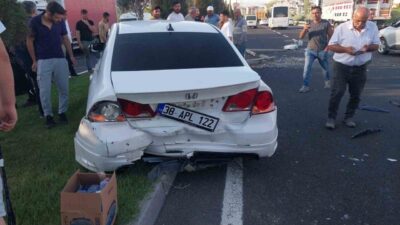 Nevşehir’de meydana gelen zincirleme trafik kazasında 4 aracın karıştığı olayda
