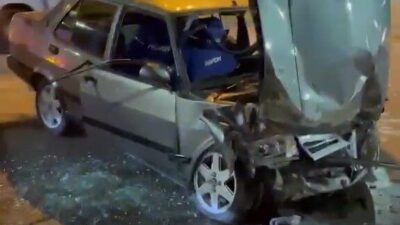Niğde-Bor yolunda meydana gelen trafik kazasında, hafif ticari araç ile