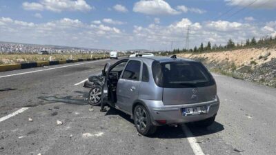 Niğde-Kayseri karayolunda meydana gelen trafik kazasında 4 kişi yaralandı. Kaza,
