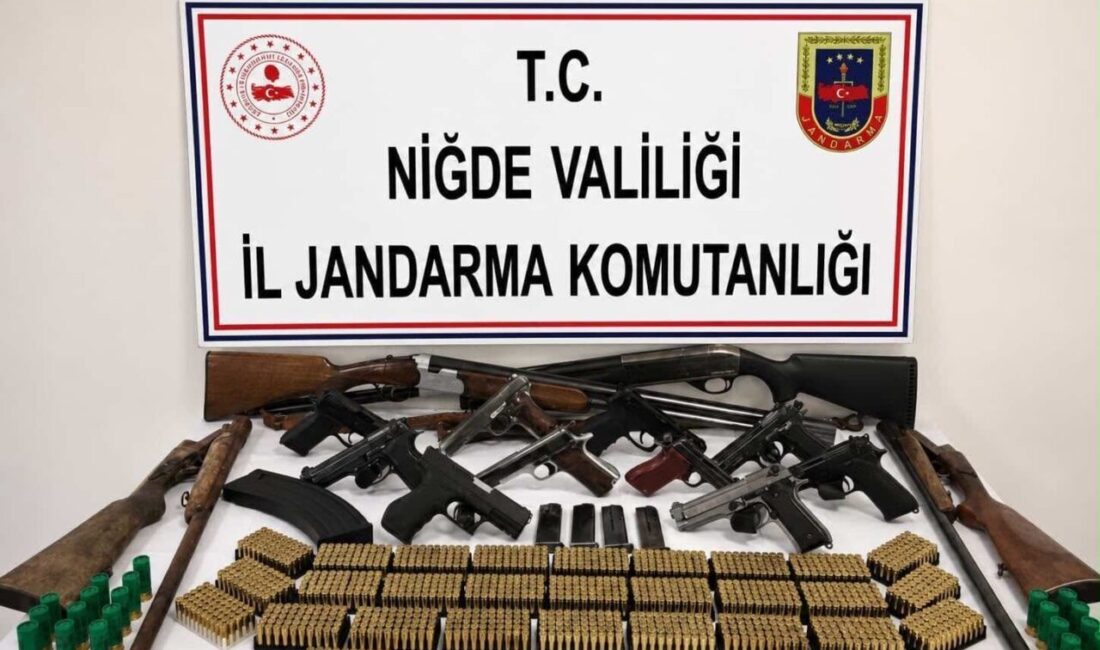 Niğde İl Jandarma Komutanlığı ekiplerince yasadışı bireysel silahlanmayla mücadele kapsamında