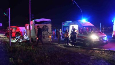 Niğde’de meydana gelen trafik kazasında üç araç karıştı ve sonucunda