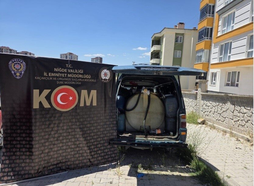Niğde’de kaçakçılıkla mücadele kapsamında düzenlenen operasyonlarda 5 şüpheli gözaltına alınırken,