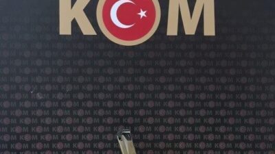 Niğde’de polis ekipleri tarafından gerçekleştirilen silah operasyonunda gözaltına alınan 2