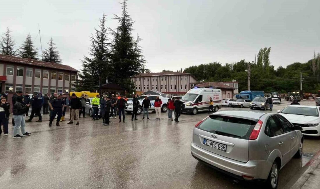 Niğde’de meydana gelen şiddetli yağışlar sonucu sel felaketi yaşandı. Sel