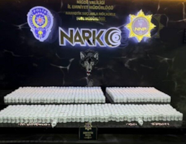 Niğde’de Narkotik ekipleri tarafından gerçekleştirilen operasyonlarda büyük miktarda uyuşturucu madde
