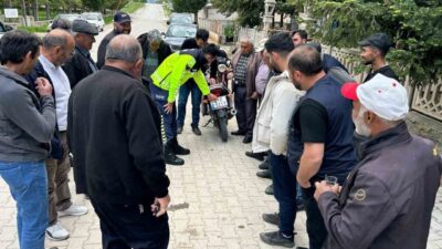 Jandarma ekipleri, Afyonkarahisar’ın beş ilçesinde vatandaşlara ve öğrencilere trafik eğitimi