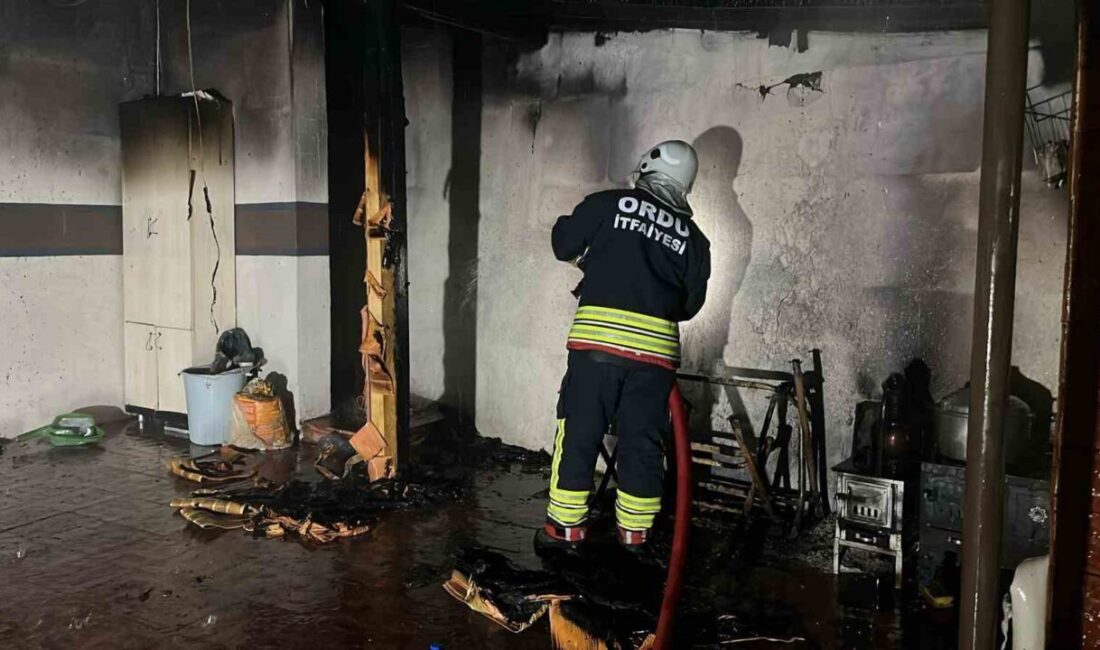 Ordu’nun Perşembe ilçesinde, Köse Camisi’nin lojmanında meydana gelen yangında imam