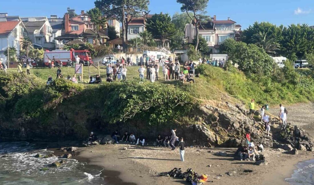 Ordu’nun Ünye ilçesinde denize giren 17 yaşındaki genç, dalgalara kapılarak