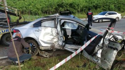 Altınordu ilçesinde meydana gelen trafik kazasında sürücüsünün kontrolünden çıkan bir