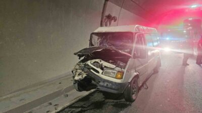 Bilecik’te Osmangazi Tüneli’nde meydana gelen trafik kazasında 1’i ağır 3