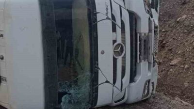 Osmaniye’nin Düziçi ilçesinde meydana gelen bir kaza sonucunda hafriyat taşıyan