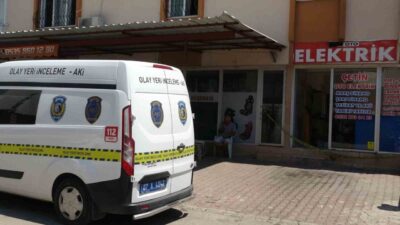Antalya’da bir oto elektrik ustası, işyerini sabah erken saatlerde açtıktan