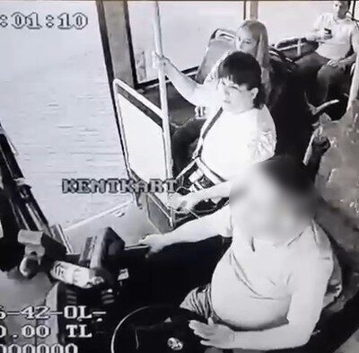 Alanya ilçesinde bir gazi eşinin, ücretsiz ulaşım kartının okunamaması nedeniyle