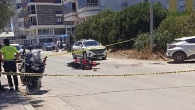 Kumluca ilçesinde yaşanan bir trafik kazasında otomobil ile motosiklet çarpıştı