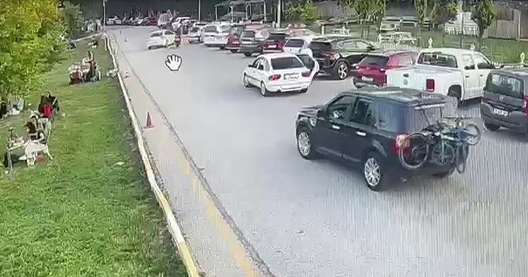 Bilecik’te meydana gelen trafik kazasında bir otomobil ile bir motosikletin