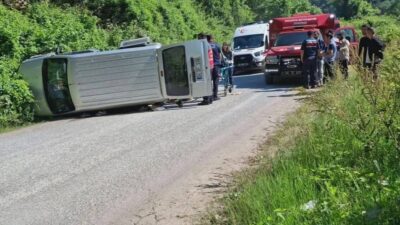 Sakarya’nın Kocaali ilçesinde meydana gelen bir trafik kazasında, sürücü aracın
