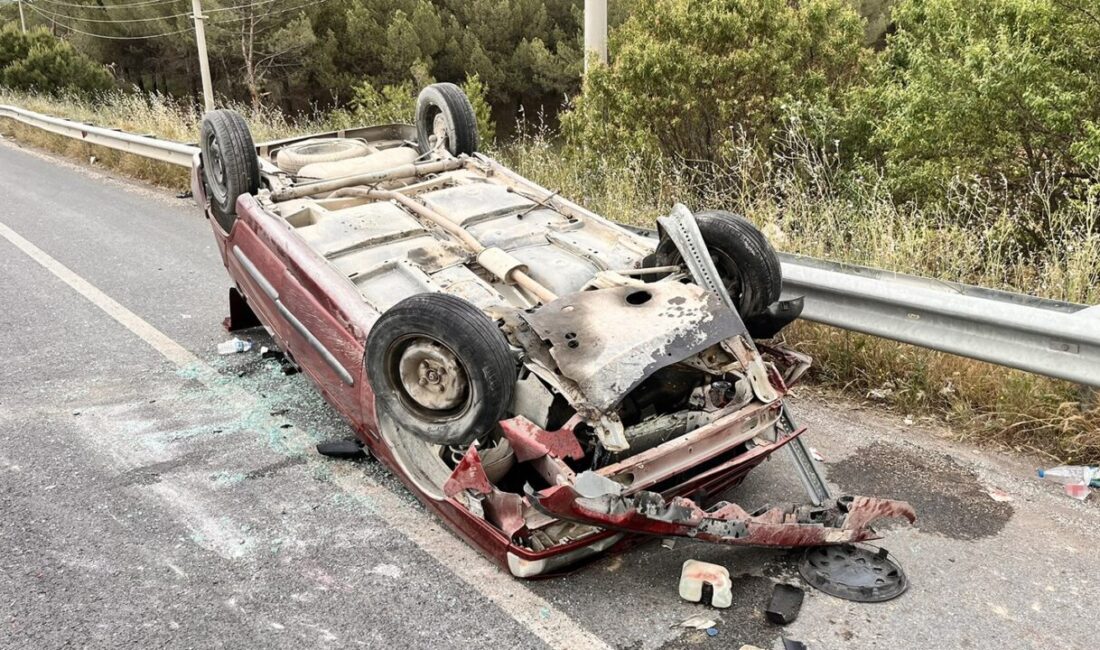 Kula ilçesinde meydana gelen trafik kazasında 2 kişi yaralandı. Olay,
