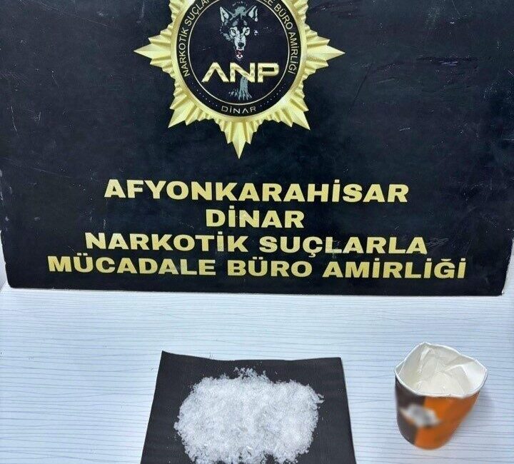 Dinar ilçesinde polis tarafından gerçekleştirilen aramada bir otomobilde 40,84 gram
