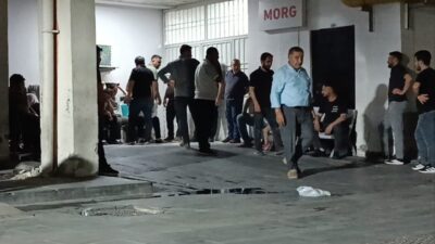Batman’da bir genç, seyir halindeki bir aracın camından dengesini kaybederek