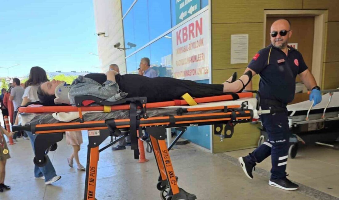 İnegöl ilçesinde meydana gelen trafik kazasında, bir otomobilin çarpması sonucu