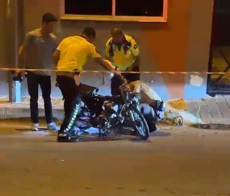 Mersin’in Erdemli ilçesinde motosiklet sürücüsü, otomobille çarpışarak yaşamını yitirdi. Kaza,