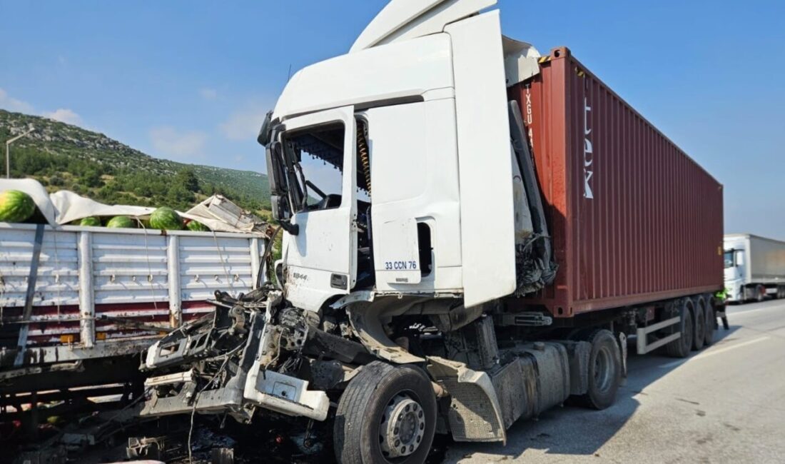 Adana’da meydana gelen bir otoyol kazasında bir tır sürücüsü yaralandı.
