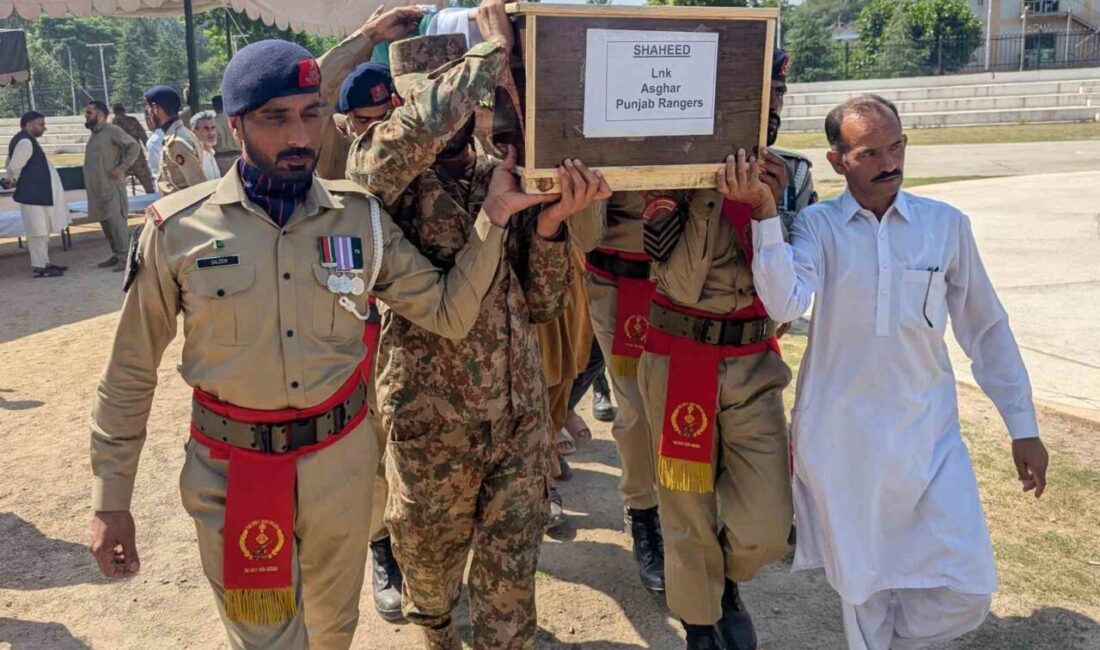 Pakistan’ın Azad Keşmir bölgesindeki Muzaffarabad şehrinde dün meydana gelen askeri