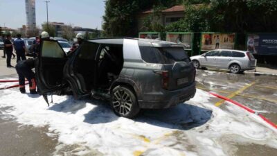 Malatya’da, bir aracın otoparkta çıkan yangın sonucu kullanılamaz hale geldiği