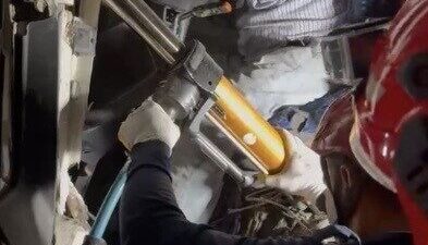 Osmaniye’de emniyet şeridinde park halindeki bir kamyona arkadan çarpan çekicinin
