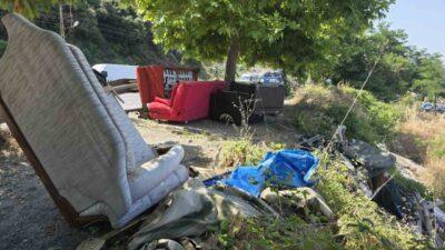Zonguldak’ın Karadeniz Ereğli ilçesinde, sahil şeridinde kurulmuş olan çadırlar ve