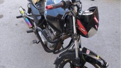 Uzunköprü ilçesinde motosikletli polis ekipleri tarafından düzenlenen denetimlerde, plakasız ve