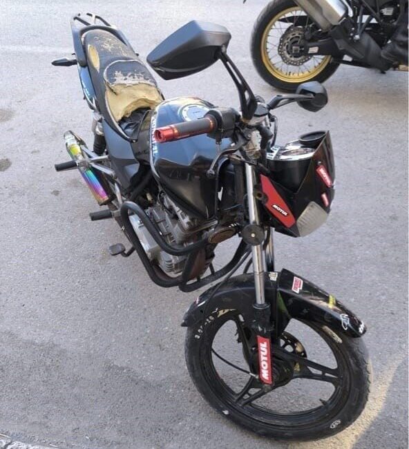 Uzunköprü ilçesinde motosikletli polis ekipleri tarafından düzenlenen denetimlerde, plakasız ve