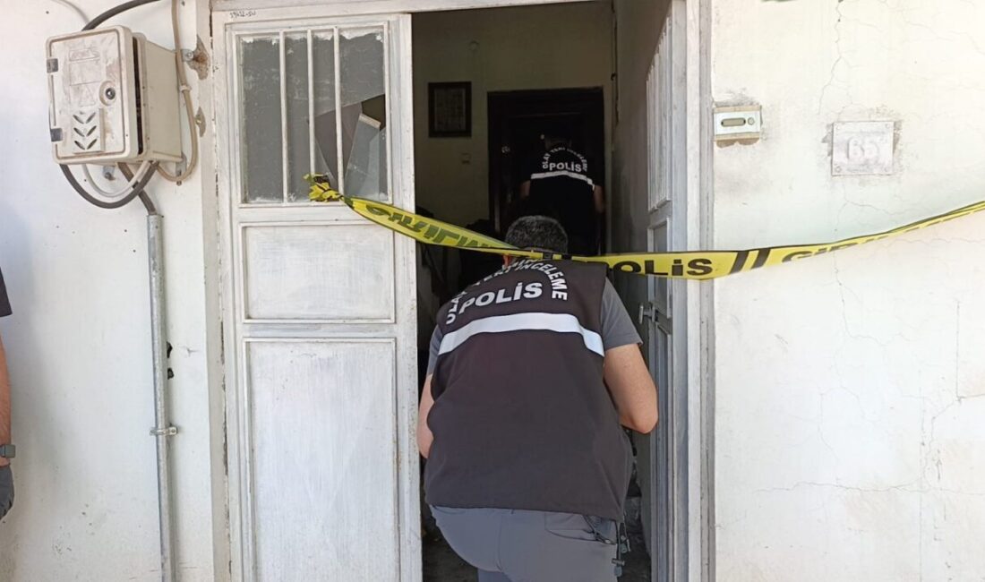 Adıyaman’da bir polis memuru, kaldığı arkadaşının evinde ölü olarak bulundu.