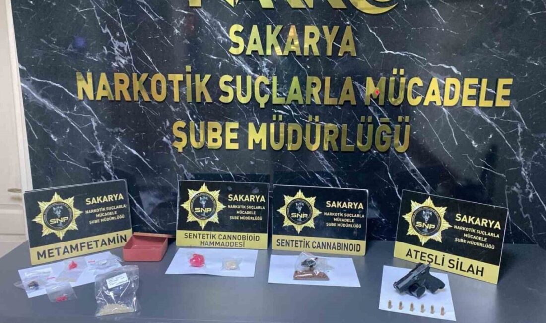 Adapazarı ilçesinde polisten kaçmaya çalışan bir zanlı, suçüstü yakalandı. Zanlının