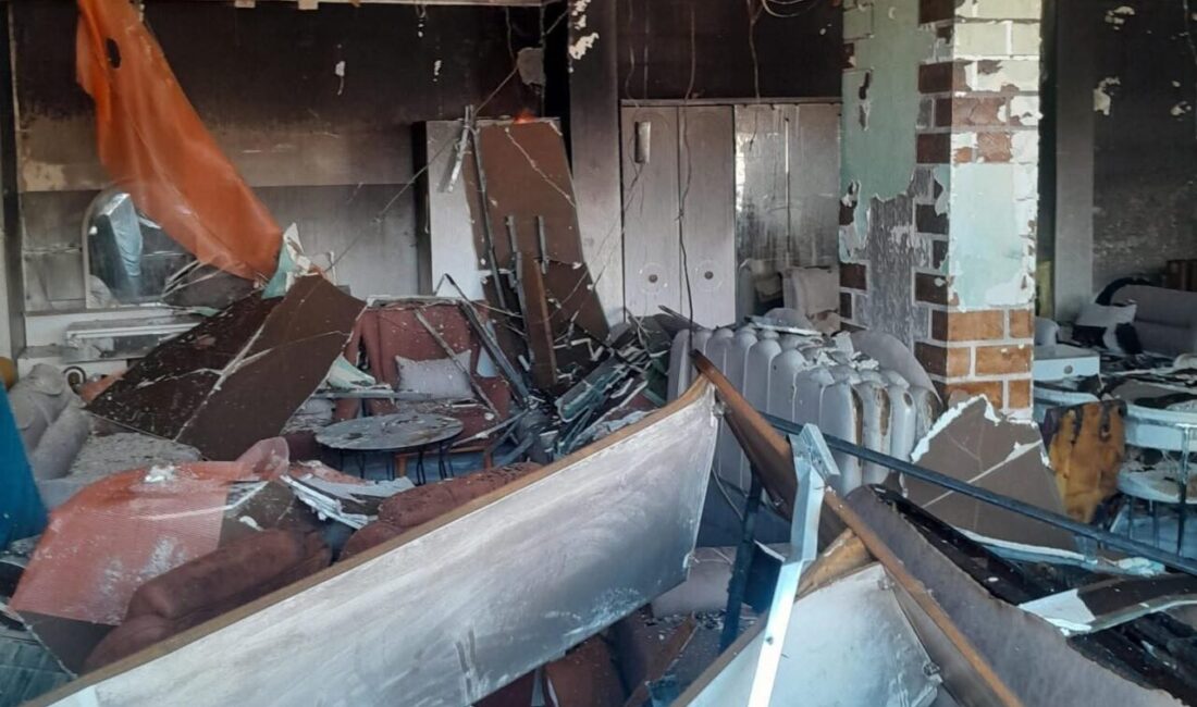 Hatay’ın Reyhanlı ilçesinde bulunan bir iş yeri, bilinmeyen bir sebeple