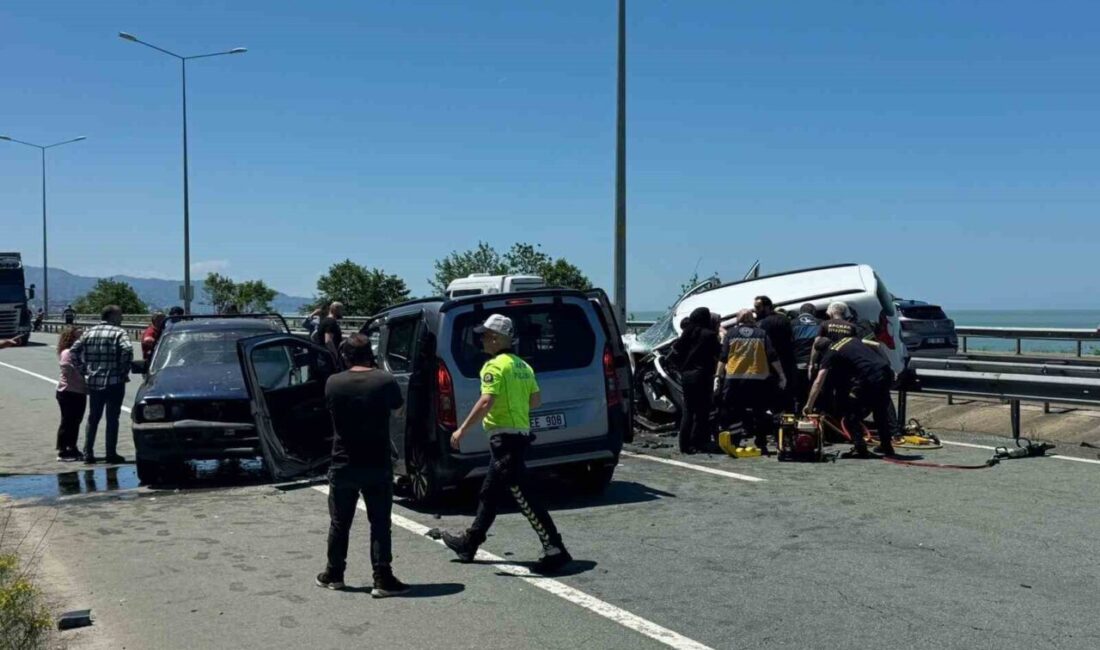Ardeşen ilçesinde meydana gelen trafik kazasında, ters yöne giren bir