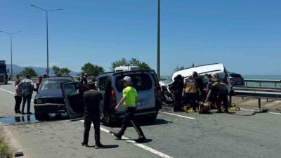 Ardeşen ilçesinde meydana gelen trafik kazasında, ters yöne giren bir