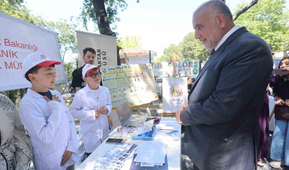 Samsun’un Canik ilçesinde düzenlenen “Gençlerin Fikirleriyle Sağlıkta Yeni Ufuklar” proje